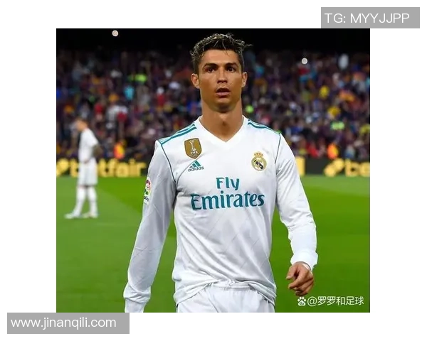 4号足球明星前锋的辉煌历程与未来展望解析